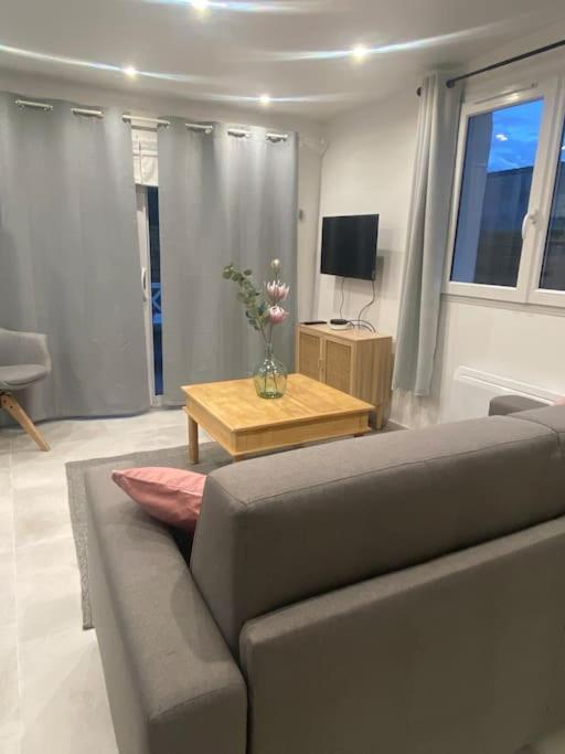 Maison Jardin Et Parking Gratuit - 10 Min De L'Aeroport - Metro 14 - Arrivee Autonome Orly Eksteriør bilde